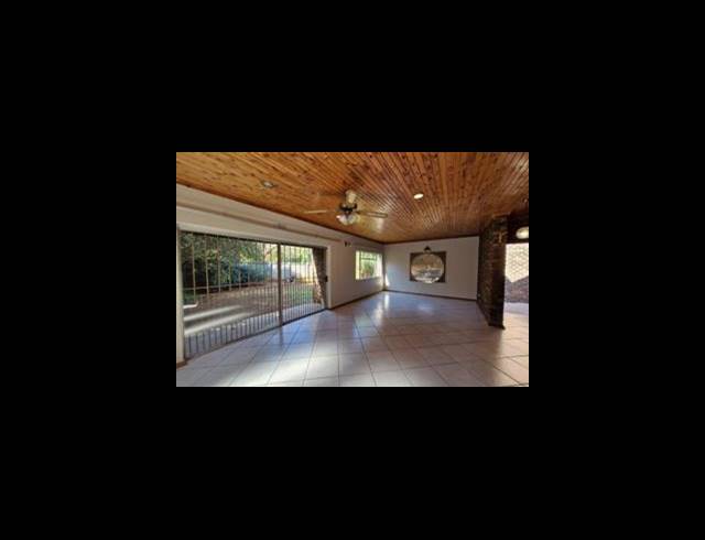 4 BEDROOM HOUSE FOR SALE IN VANDERBIJLPARK SE 3